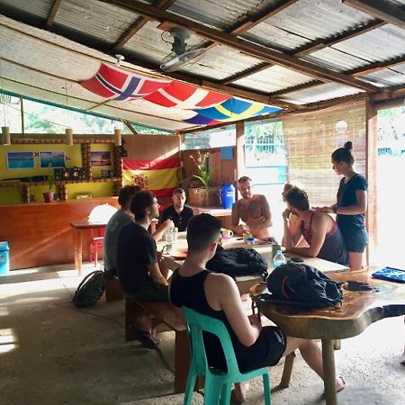 Fat Monkey Hostel Coron Kültér fotó
