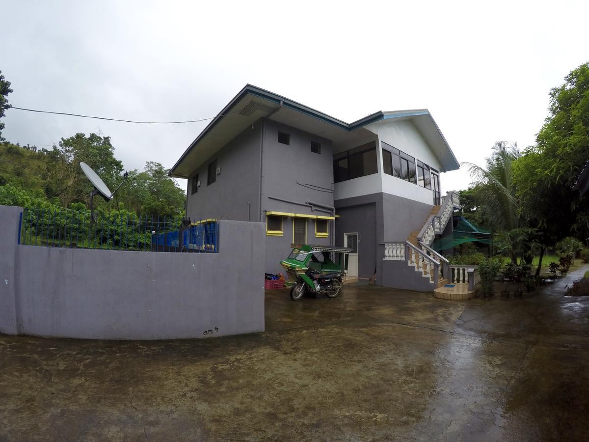 Fat Monkey Hostel Coron Kültér fotó
