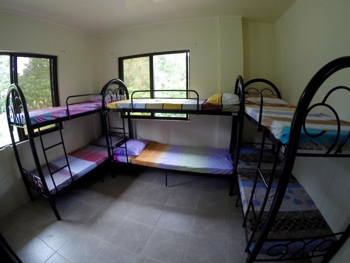 Fat Monkey Hostel Coron Kültér fotó