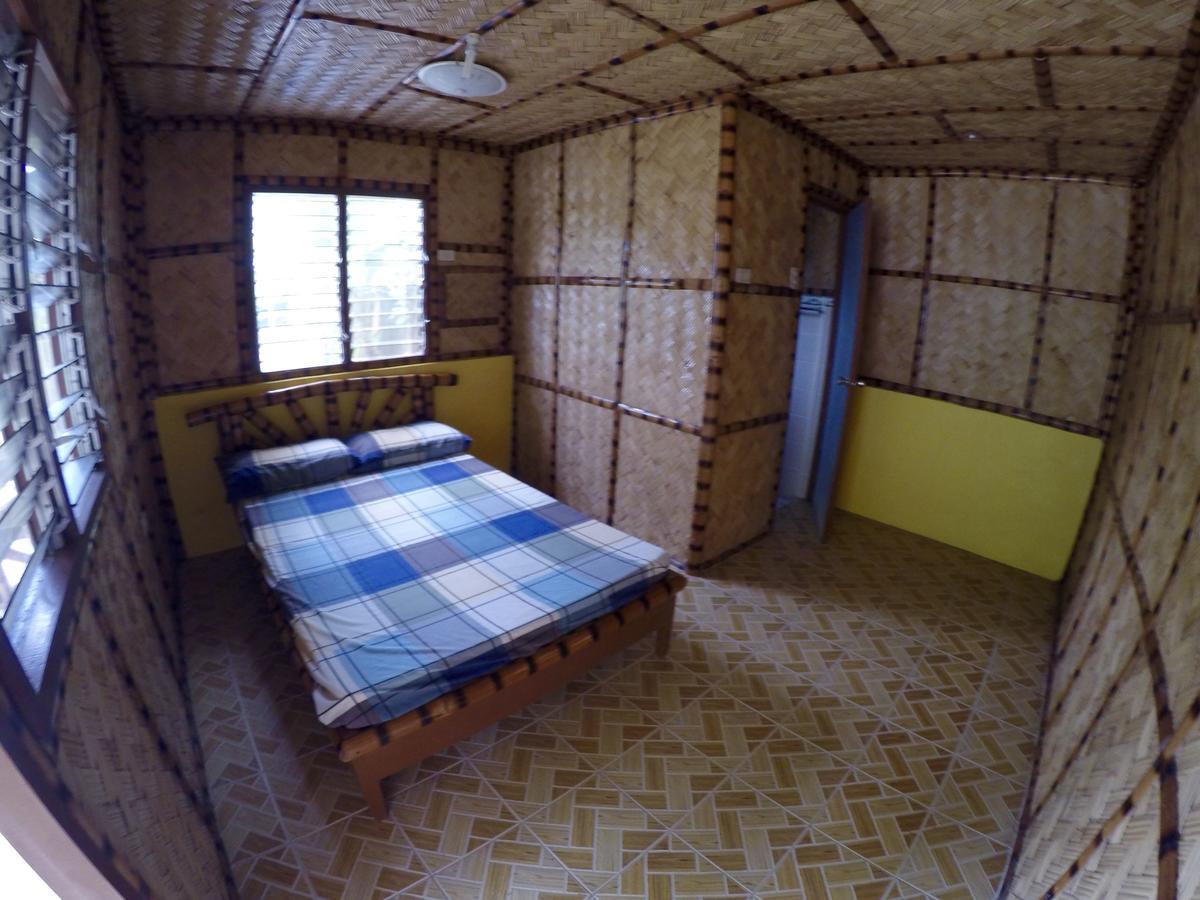 Fat Monkey Hostel Coron Kültér fotó