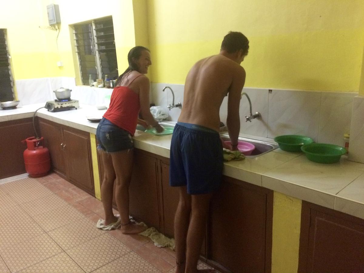 Fat Monkey Hostel Coron Kültér fotó