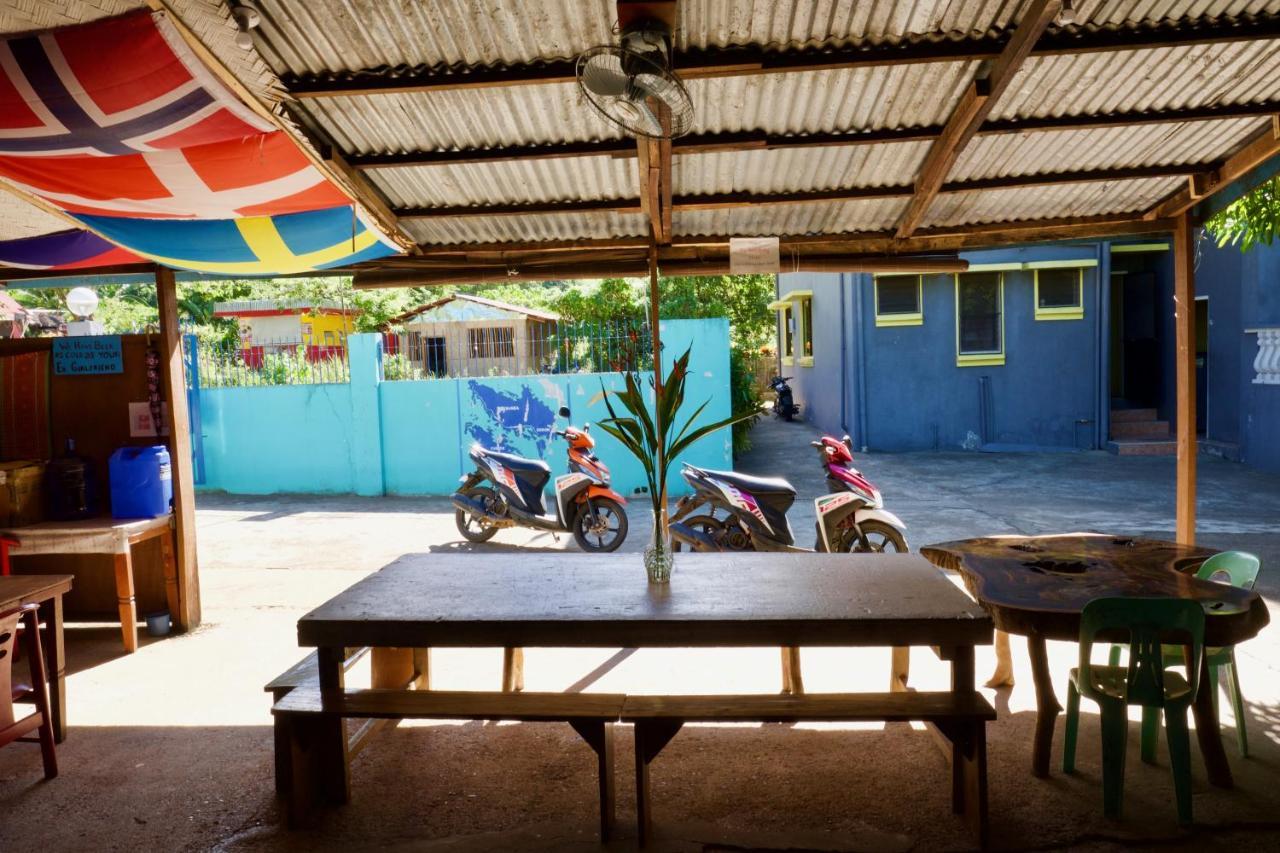 Fat Monkey Hostel Coron Kültér fotó
