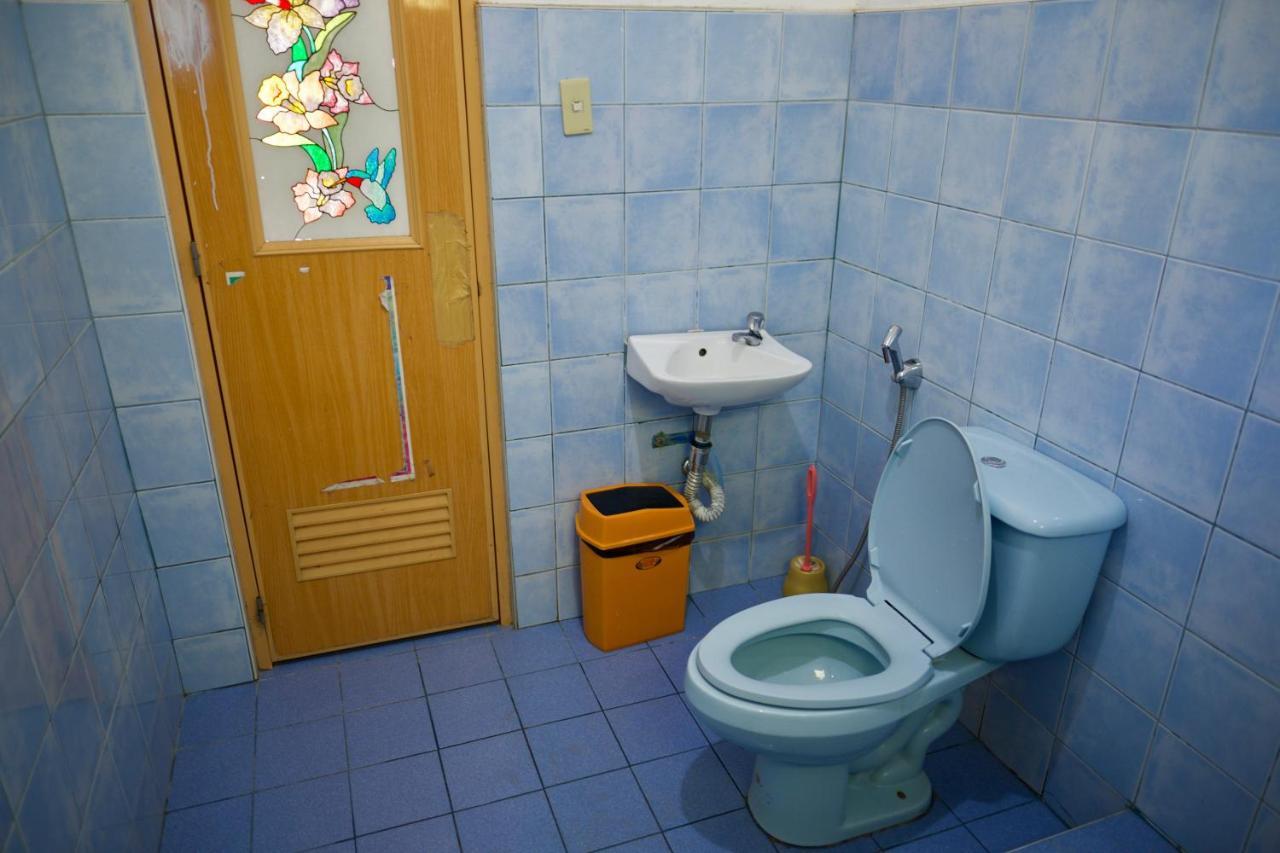 Fat Monkey Hostel Coron Kültér fotó
