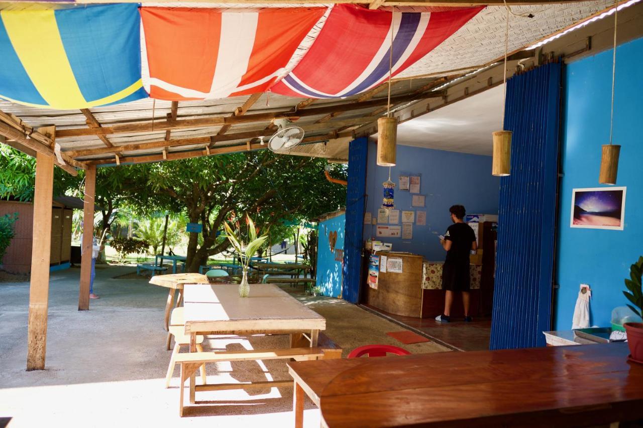 Fat Monkey Hostel Coron Kültér fotó