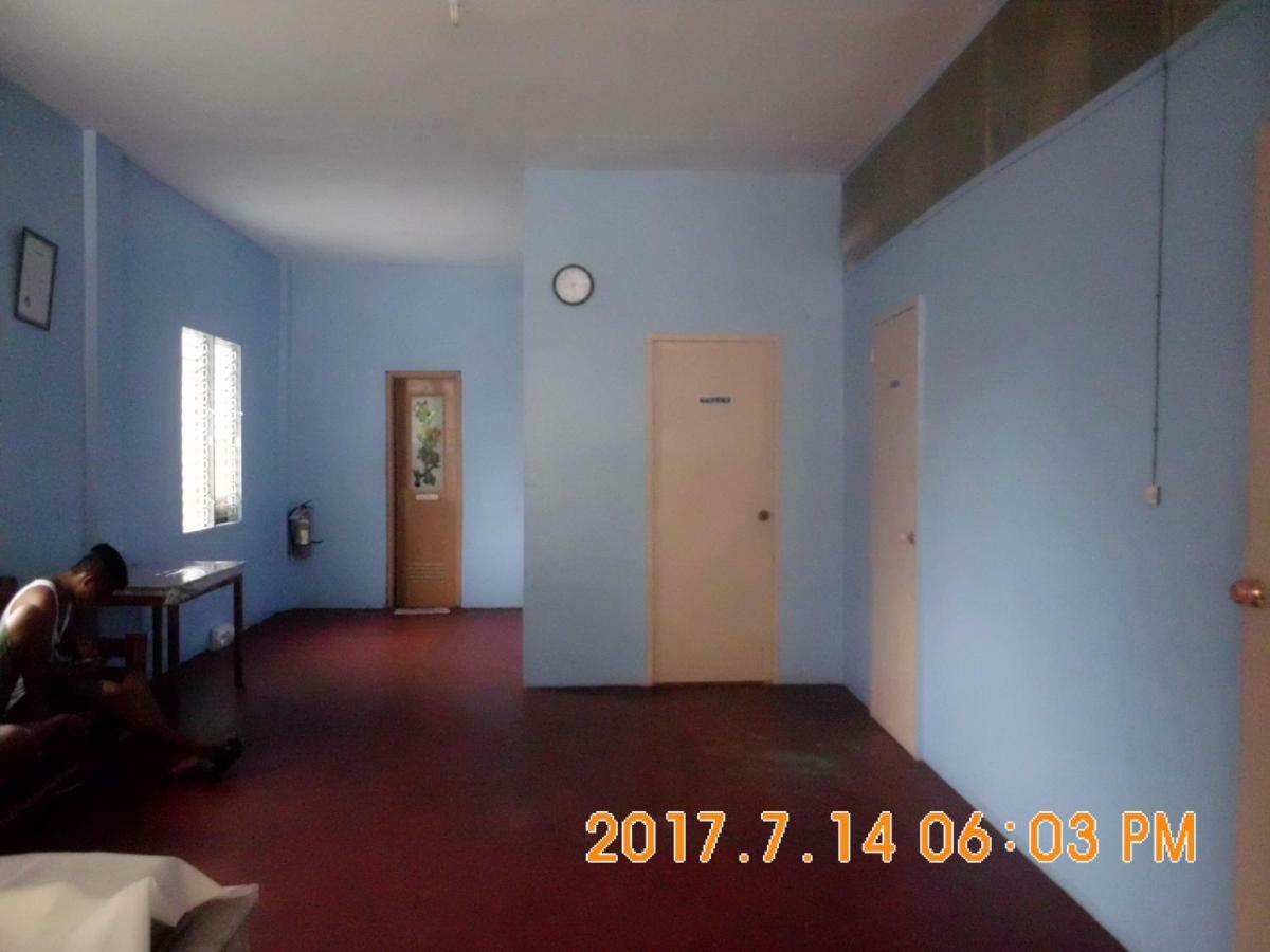 Fat Monkey Hostel Coron Kültér fotó